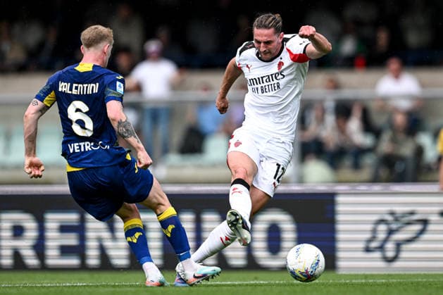Mg Verona 19 04 2026 - campionato di calcio Serie A Hellas Verona-Milan foto Matteo Gribaudi Image nella foto: Adrien Rabiot-Nicolas Valentini 