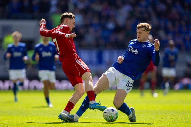 Football - FA Premier League - Everton FC v Liverpool FC LIVERPOOL, ENGLAND - Sunday, April 19, 2026: Liverpool s Florian Wirtz is challenged byEverton s Jarrad Branthwaite (R) during the FA Premier League match between Everton FC and Liverpool FC, the 248th Merseyside Derby, at Bramley-Moore Dock. (Photo by David Rawcliffe Propaganda) LIVERPOOL Bramley-Moore Dock MERSEYSIDE ENGLAND  Copyright: xDavidxRawcliffex P2026-04-19-Everton_Liverpool-103