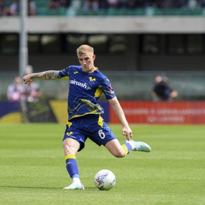 Nicolas Valentini of Hellas Verona FC play the ball during Hellas Verona FC vs AC Milan, 33Â° Serie A Enilive 2025-26 game at Marcantonio Bentegodi stadium in Verona (VR), Italy, on April 19, 2026.  Copyright: xDavidexCasentini IPAxSportx xipa-agency.netx xx IPA_74074512 IPA_Agency_IPA74074512