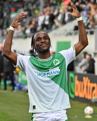 19.04.2026 - Fussball - Saison 2025 2026 - 2. Fussball - Bundesliga - 30. Spieltag: SpVgg Greuther Fürth ( Kleeblatt ) - SV Darmstadt 98 ( Lilien ) - Sportfoto Zink - xwoxzix - DFL regulations prohibit any use of photographs as image sequences and or quasi-video - only for editorial use - Torjubel Jubel Freude nach Treffer Tor Torschuß zum 3:2 durch Noel Futkeu (9, SpVgg Greuther Fürth ) -