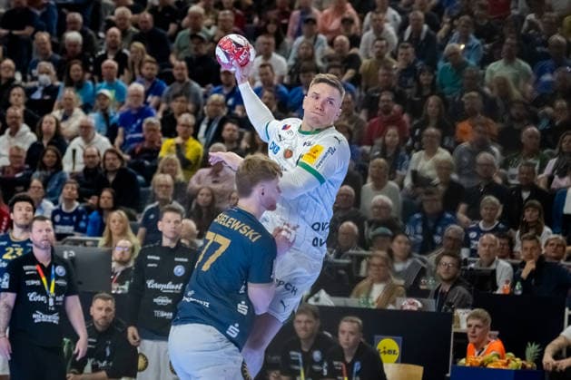 Köln, 19.04.2026, Handball, Herren, Lidl Final4, DHB Pokal, Finale, Füchse Berlin - Bergischer HC Lasse Bredekjaer Andersson (Füchse Berlin, 11) beim Torwurf Köln Lanxess Arena NRW Germany