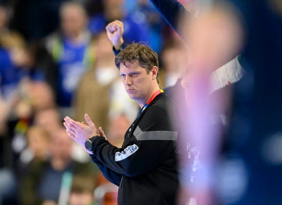 Trainer Nicolej Krickau (B) Gestik, klatscht. Finale Füchse Berlin (B) - Bergischer HC (BHC), am 19.04.2026. Handball DHB Pokal Final4 2026, vom 18.04 - 19.04.2026 in Koeln Deutschland. Â