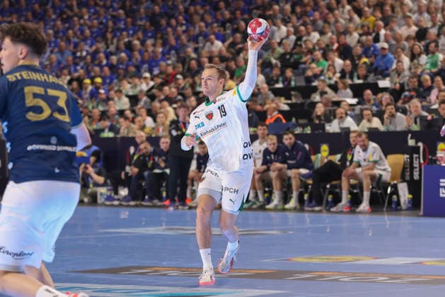19.04.2026 ,xgox, Handball - DHB Pokal Finale Füchse Berlin - Bergischer HC emspor, v.l. Mathias Gidsel (Berlin, 19) am Ball, plays the ball Koeln