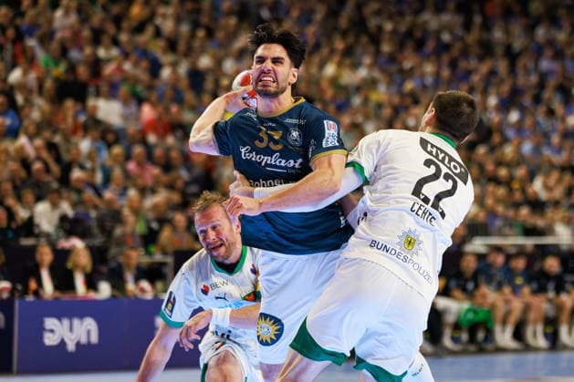 Eloy MORANTE MALDONADO (Bergischer HC 06, 33) erzielt ein Tor, Aktion, Torwurf GER, Fuechse Berlin vs. Bergischer HC, Handball, DHB-Pokal, LIDL Final4, Finale, Spielzeit 2025 2026, 19.04.2026, GER, Fuechse Berlin vs. Bergischer HC, Handball, DHB-Pokal, LIDL Final4, Finale, Spielzeit 2025 2026, 19.04.2026, Koeln Copyright: xEibnerxPressefoto OliverxSchmidtx EP_OST