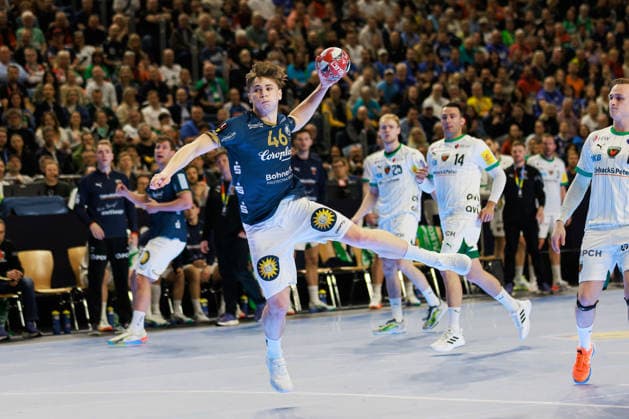 Julian FUCHS (Bergischer HC 06, 46) erzielt ein Tor, Aktion, Torwurf GER, Fuechse Berlin vs. Bergischer HC, Handball, DHB-Pokal, LIDL Final4, Finale, Spielzeit 2025 2026, 19.04.2026, GER, Fuechse Berlin vs. Bergischer HC, Handball, DHB-Pokal, LIDL Final4, Finale, Spielzeit 2025 2026, 19.04.2026, Koeln Copyright: xEibnerxPressefoto OliverxSchmidtx EP_OST
