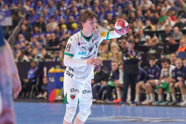 19.04.2026 ,xgox, Handball - DHB Pokal Finale Füchse Berlin - Bergischer HC emspor, v.l. Nils Lichtlein (Berlin, 17) am Ball, plays the ball Koeln