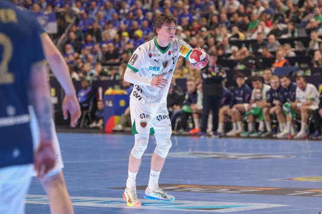19.04.2026 ,xgox, Handball - DHB Pokal Finale Füchse Berlin - Bergischer HC emspor, v.l. Nils Lichtlein (Berlin, 17) am Ball, plays the ball Koeln