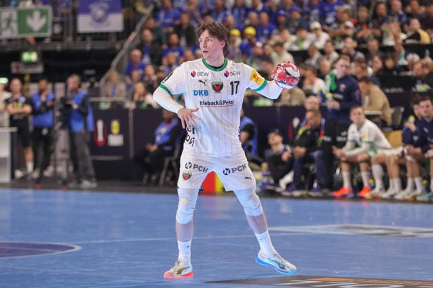 19.04.2026 ,xgox, Handball - DHB Pokal Finale Füchse Berlin - Bergischer HC emspor, v.l. Nils Lichtlein (Berlin, 17) am Ball, plays the ball Koeln