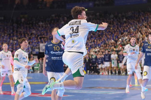 19.04.2026 ,xgox, Handball - DHB Pokal Finale Füchse Berlin - Bergischer HC emspor, v.l. Hakun West av Teigum (Berlin, 34) wirft Tor, Torschuetze, erzielt Tor, Treffer, scores the goal Koeln
