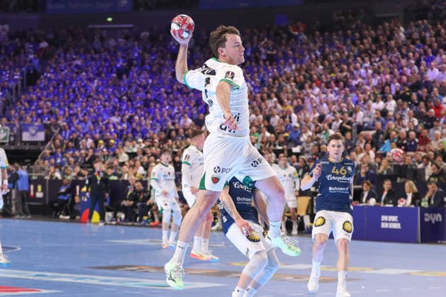 19.04.2026 ,xgox, Handball - DHB Pokal Finale Füchse Berlin - Bergischer HC emspor, v.l. Hakun West av Teigum (Berlin, 34) wirft Tor, Torschuetze, erzielt Tor, Treffer, scores the goal Koeln