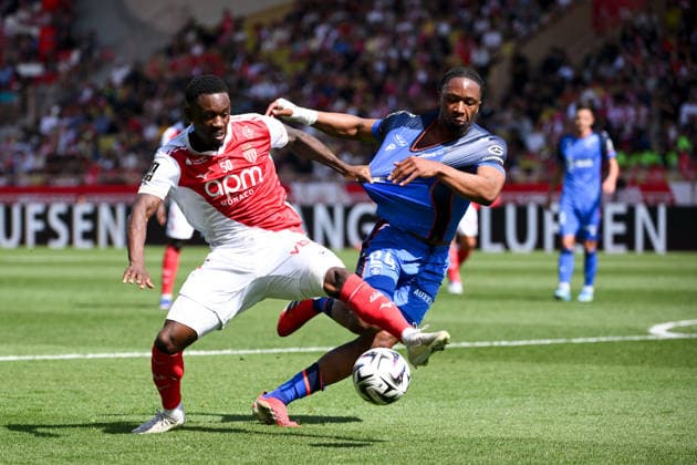 AS Monaco FC v AJ Auxerre - Ligue 1 McDonald s 2025 2026 24 Bryan OKOH (aja) - 09 Folarin BALOGUN (asm) during the Ligue 1 McDonald s match between AS Monaco FC and AJ Auxerre at Stade Louis II on April 19, 2026 in Monaco, Monaco. Monaco Monaco  Copyright: xFEPx 776348355