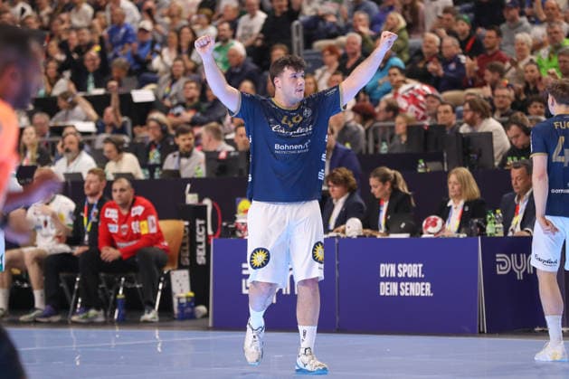 19.04.2026 ,xgox, Handball - DHB Pokal Finale Füchse Berlin - Bergischer HC emspor, v.l. Aron Seesing (Bergischer HC, 49) Jubel, Torjubel, jubelt ueber das Tor, celebrate the goal, celebration Koeln
