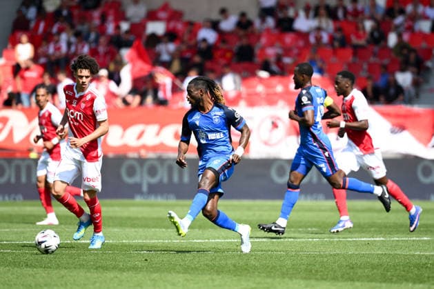 AS Monaco FC v AJ Auxerre - Ligue 1 McDonald s 2025 2026 11 Maghnes AKLIOUCHE (asm) - 14 Gideon MENSAH (aja) during the Ligue 1 McDonald s match between AS Monaco FC and AJ Auxerre at Stade Louis II on April 19, 2026 in Monaco, Monaco. Monaco Monaco  Copyright: xFEPx 776348355