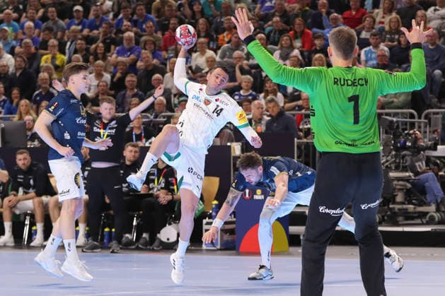 19.04.2026 ,xgox, Handball - DHB Pokal Finale Füchse Berlin - Bergischer HC emspor, v.l. Aitor Arino (Berlin, 14) wirft Tor, Torschuetze, erzielt Tor, Treffer, scores the goal Koeln