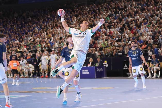 19.04.2026 ,xgox, Handball - DHB Pokal Finale Füchse Berlin - Bergischer HC emspor, v.l. Lukas Herburger (Berlin, 29) wirft Tor, Torschuetze, erzielt Tor, Treffer, scores the goal Koeln