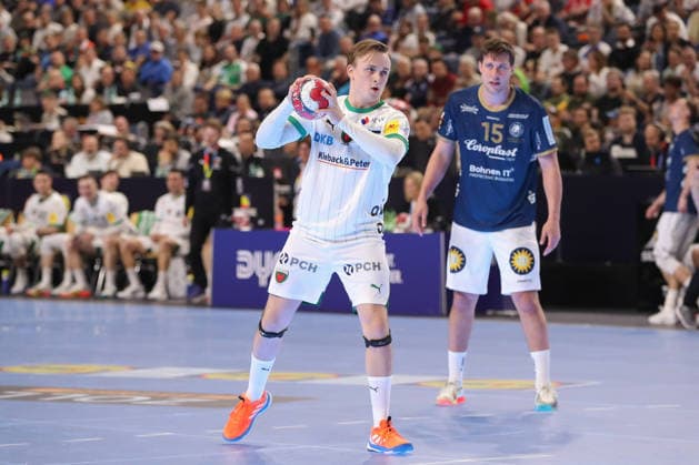 19.04.2026 ,xgox, Handball - DHB Pokal Finale Füchse Berlin - Bergischer HC emspor, v.l. Tobias Grondahl (Berlin, 15) beim Siebenmeter Koeln