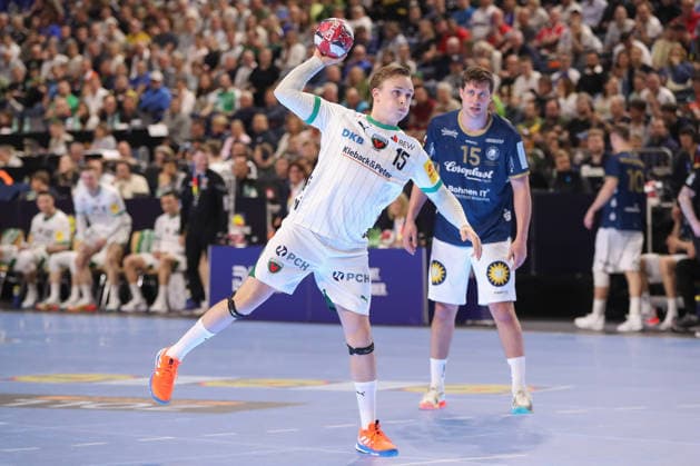 19.04.2026 ,xgox, Handball - DHB Pokal Finale Füchse Berlin - Bergischer HC emspor, v.l. Tobias Grondahl (Berlin, 15) beim Siebenmeter Koeln