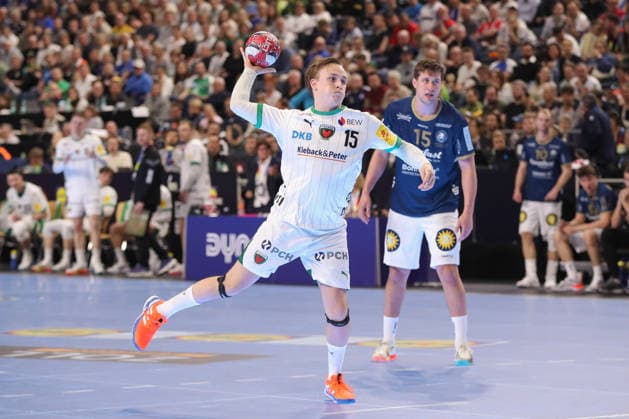 19.04.2026 ,xgox, Handball - DHB Pokal Finale Füchse Berlin - Bergischer HC emspor, v.l. Tobias Grondahl (Berlin, 15) beim Siebenmeter Koeln