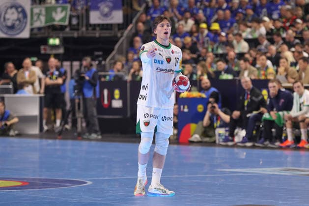 19.04.2026 ,xgox, Handball - DHB Pokal Finale Füchse Berlin - Bergischer HC emspor, v.l. Nils Lichtlein (Berlin, 17) am Ball, plays the ball Koeln