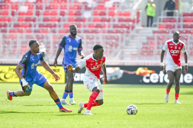 AS Monaco FC v AJ Auxerre - Ligue 1 McDonald s 2025 2026 24 Bryan OKOH (aja) - 09 Folarin BALOGUN (asm) during the Ligue 1 McDonald s match between AS Monaco FC and AJ Auxerre at Stade Louis II on April 19, 2026 in Monaco, Monaco. Monaco Monaco  Copyright: xFEPx 776348355