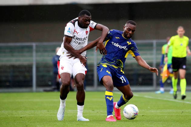Verona™s Jean Daniel Akpa Akpro AC Milan s Youssouf Fofana the Serie A soccer match between Hellas Verona and A.C. Milan at the Bentegodi Stadium in Verona, north west Italy - Sunday , April 19 , 2026. - Soccer .  Copyright: xPaolaxGarbuio Lapressex
