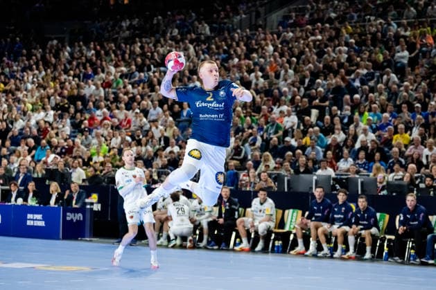 Köln, 19.04.2026, Handball, Herren, Lidl Final4, DHB Pokal, Finale, Füchse Berlin - Bergischer HC Noah Beyer (Bergischer HC, 2) beim Torwurf Köln Lanxess Arena NRW Germany