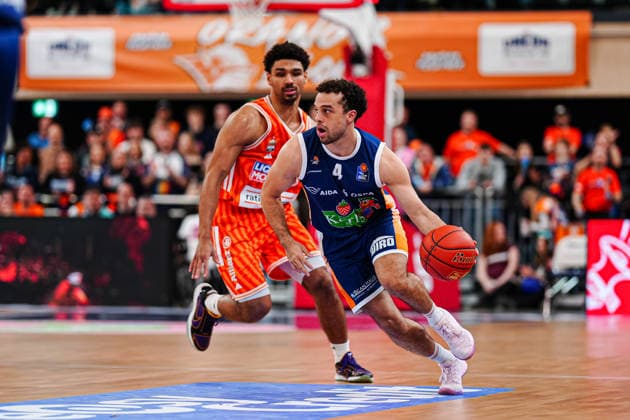 Mark Smith (Ratiopahrm Ulm, 13), Elias Baggette (Rostock Seawolves, 04) GER, Rostock Seawolves vs. Ratiopharm Ulm, Basketball, Bundesliga, Spieltag 30, Saison 2025 2026, 19.04.2026 GER, Rostock Seawolves vs. Ratiopharm Ulm, Basketball, Bundesliga, Spieltag 30, Saison 2025 2026, 19.04.2026 Rostock Copyright: xEibner-Pressefoto MarcelxvonxFehrnx EP_MFN