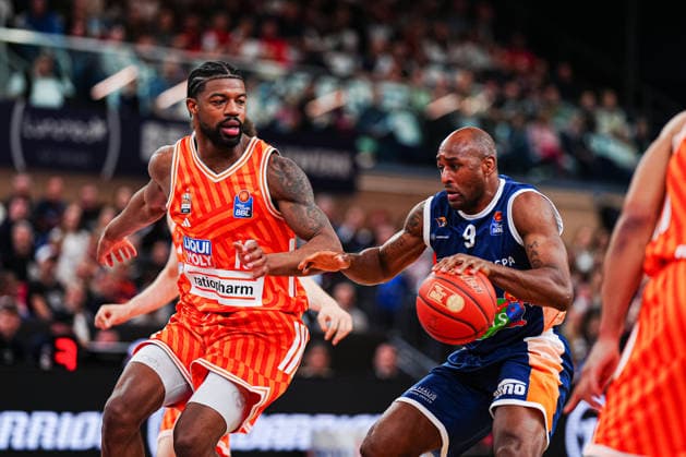 Malik Osborne (Ratiopahrm Ulm, 10), DeAndre Lansdowne (Rostock Seawolves, 09) GER, Rostock Seawolves vs. Ratiopharm Ulm, Basketball, Bundesliga, Spieltag 30, Saison 2025 2026, 19.04.2026 GER, Rostock Seawolves vs. Ratiopharm Ulm, Basketball, Bundesliga, Spieltag 30, Saison 2025 2026, 19.04.2026 Rostock Copyright: xEibner-Pressefoto MarcelxvonxFehrnx EP_MFN