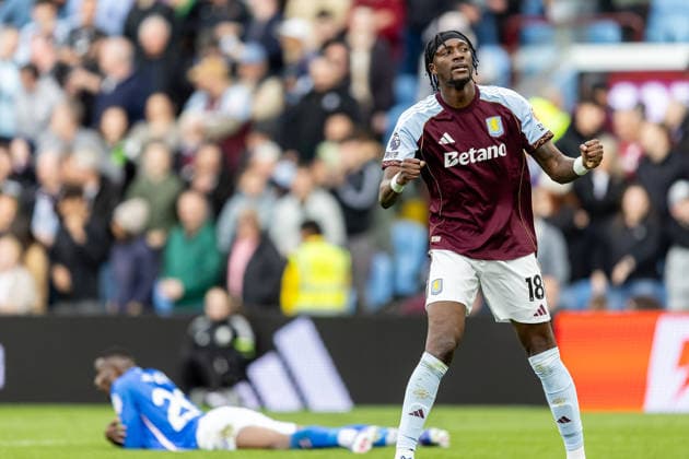 Aston Villa v Sunderland, Premier League GOAL scores 4-3 Aston Villa forward Tammy Abraham (18) scores and celebrates during the Premier League match between Aston Villa and Sunderland at Villa Park, Birmingham, UK on 19 April 2026. Birmingham Villa Park West Midlands UK Editorial use only DataCo restrictions apply See www.football-dataco.com , Copyright: xManjitxNarotrax PSI-24107-0047