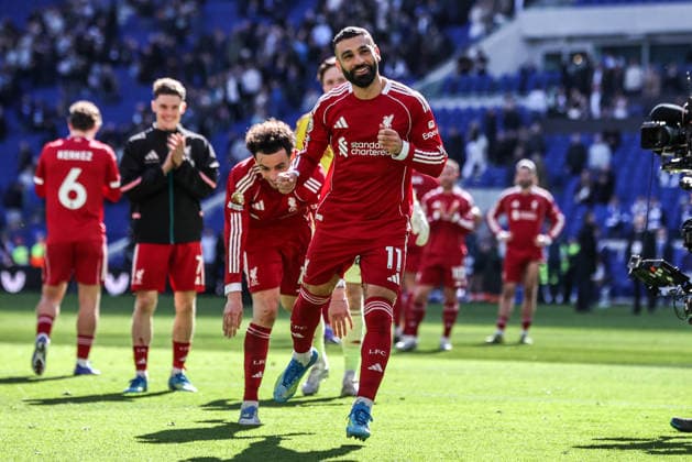 Premier League: Everton v Liverpool Mohamed Salah of Liverpool celebrates the win during the Premier League match Everton vs Liverpool at Hill Dickinson Stadium, Liverpool, United Kingdom on 19 April 2026 (Photo by Alfie Cosgrove News Images) Liverpool Hill Dickinson Stadium Merseyside United Kingdom Copyright: xAlfiexCosgrove NewsxImagesx