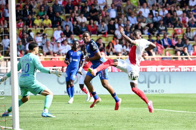 AS Monaco FC v AJ Auxerre - Ligue 1 McDonald s 2025 2026 06 Denis ZAKARIA (asm) - 24 Simon ADINGRA (asm) during the Ligue 1 McDonald s match between AS Monaco FC and AJ Auxerre at Stade Louis II on April 19, 2026 in Monaco, Monaco. Monaco Monaco  Copyright: xFEPx 776348355