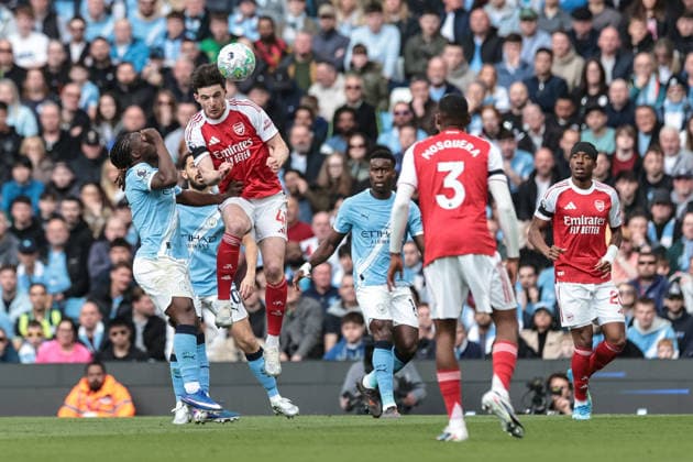 Premier League: Manchester City v Arsenal Declan Rice of Arsenal heads the ball clear of his defensive area during the Premier League match Manchester City vs Arsenal at Etihad Stadium, Manchester, United Kingdom on 19 April 2026 (Photo by Mark Cosgrove News Images) Manchester Etihad Stadium Greater Manchester United, ManU Kingdom Copyright: xMarkxCosgrove NewsxImagesx
