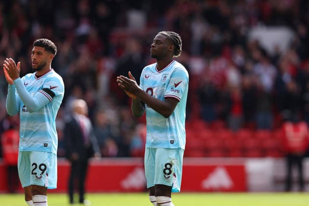 Nottingham Forest v Burnley, Premier League Josh Laurent and Lesley Ugochukwu of Burnley applaud the travelling fans after the Nottingham Forest v Burnley Premier League match at the City Ground, West Bridgford, England on 19 April 2026 Credit: Ryan Crockett Every Second Media Editorial use only. All images are copyright Every Second Media Limited. No images may be reproduced without prior permission. All rights reserved. Premier League and Football League images are subject to licensing agreements with Football DataCo Limited. see https: www.football-dataco.com Copyright: xIMAGO EveryxSecondxMediax ESM-1916-0142 RyanxCrockettx xEveryxSecondxMediax