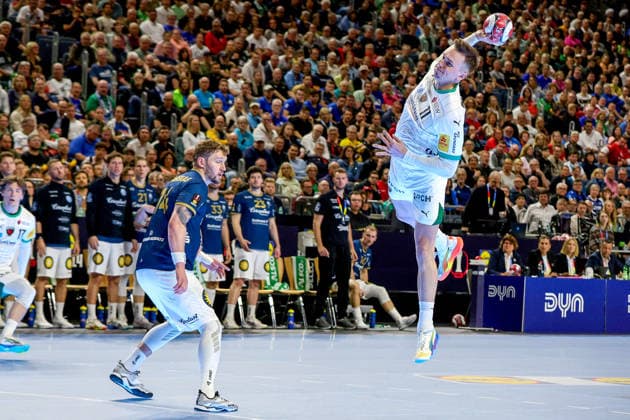 19.04.2026, xsscx, Handball, DHB-Pokal Lidl Final4, Finale, Füchse Berlin - Bergischer HC, Saison 2025 2026 Herren, Lanxess Arena, Köln: Lasse Andersson (Füchse Berlin 11) beim Wurf Photo: xSandraxScherningxPressefotoKochx Nordrhein-Westfalen Deutschland