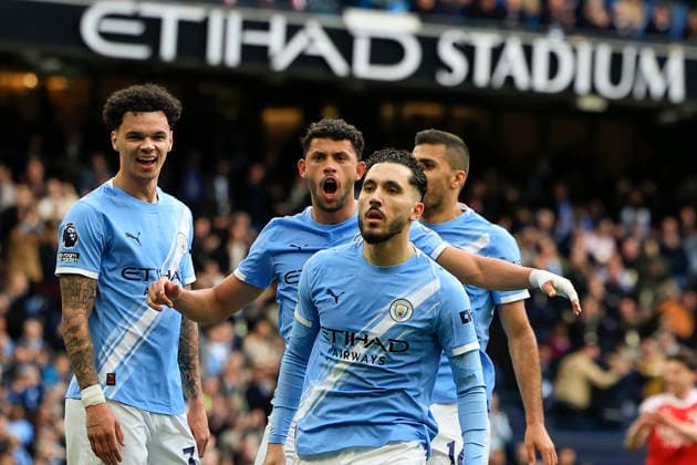 Manchester City v Arsenal, Premier League Rayan Cherki (10) of Manchester City celebrates scoring to make it 1-0 during the Premier League match between Manchester City and Arsenal at the Etihad Stadium, Manchester, UK on 19 April 2026. Manchester Etihad Stadium Manchester UK Editorial use only DataCo restrictions apply See www.football-dataco.com , Copyright: xConorxMolloyx PSI-24102-0038