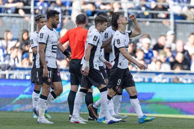 FOOTBALL : Racing de Strasbourg - Stade Rennes F. C - Ligue 1 - Stade de la Meinau - 19 04 2026 Joie des joueurs de l equipe de Racing de Stade Rennes F. C apres le but de Esteban Lepaul 9 Stade Rennes F. C  Copyright: xelyxandroxcegarrax