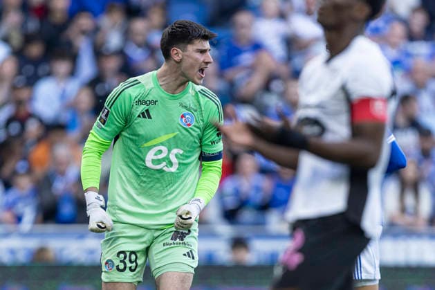 FOOTBALL : Racing de Strasbourg - Stade Rennes F. C - Ligue 1 - Stade de la Meinau - 19 04 2026 Mike Penders 39 Racing de Strasbourg  Copyright: xelyxandroxcegarrax