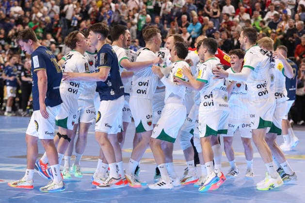 19.04.2026, xgox, Handball, DHB Pokal Finale, TBV Lemgo-Lippe - Füchse Berlin v.l. Berlin Jubel ueber den Sieg, Jubel nach Spielende Köln
