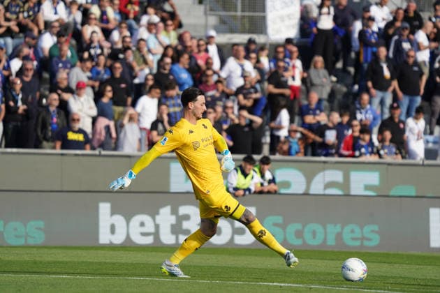 Genoa s Justin Bjlow ....During the Serie A soccer match between Pisa and Genoa at the Cetilar Arena Romeo Anconetani Stadium in Pisa; Center West Italy; Sunday April 19 2026 ; Soccer  Copyright: xAlessandroxLaxRoccax xLaPressex