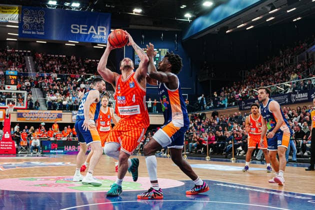 Christopher Ledlum (Ratiopahrm Ulm, 04), Kassim Nicholson (Rostock Seawolves, 08) GER, Rostock Seawolves vs. Ratiopharm Ulm, Basketball, Bundesliga, Spieltag 30, Saison 2025 2026, 19.04.2026 GER, Rostock Seawolves vs. Ratiopharm Ulm, Basketball, Bundesliga, Spieltag 30, Saison 2025 2026, 19.04.2026 Rostock Copyright: xEibner-Pressefoto MarcelxvonxFehrnx EP_MFN