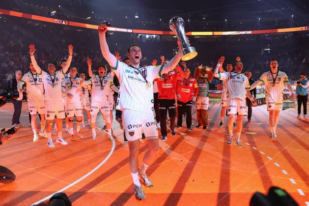 19.04.2026, xgox, Handball, DHB Pokal Finale, TBV Lemgo-Lippe - Füchse Berlin v.l. Mathias Gidsel (Berlin, 19) Jubel ueber den Sieg, Jubel nach Spielende Köln