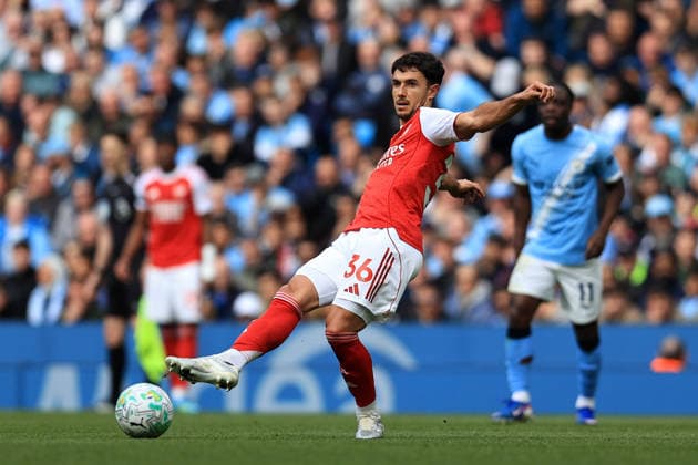 19th April 2026; Etihad Stadium, Manchester, Lancashire, England; Premier League Football, Manchester City versus Arsenal ; Martin Zubimendi of Arsenal passes the ball DavidxBlunsden