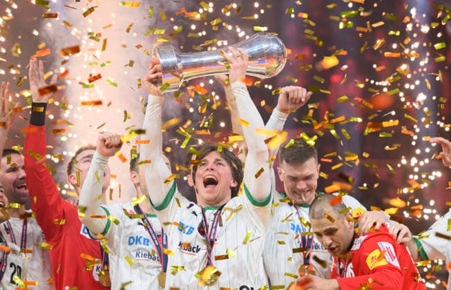 Siegerehrung, Jubel Nils LICHTLEIN (B) mit dem DHB Pokal. Finale Füchse Berlin (B) - Bergischer HC (BHC), am 19.04.2026. Handball DHB Pokal Final4 2026, vom 18.04 - 19.04.2026 in Koeln Deutschland. Â