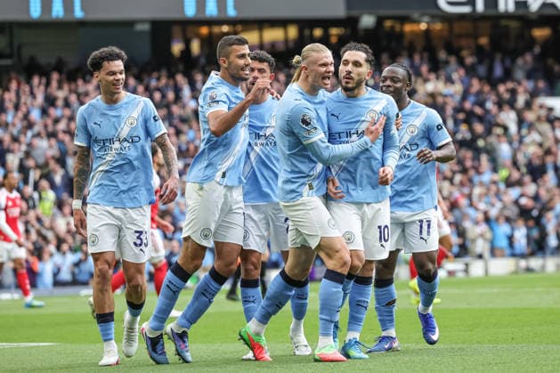 Manchester City v Arsenal - Premier League Rayan Cherki of Manchester City celebrates his goal to make it 1-0 during the Premier League match between Manchester City and Arsenal at Etihad Stadium in Manchester, United Kingdom, on April 19, 2026. Manchester Greater Manchester United, ManU Kingdom  Copyright: xNewsxImagesx originalFilename:cosgrove-premierl260419_npccC.jpg