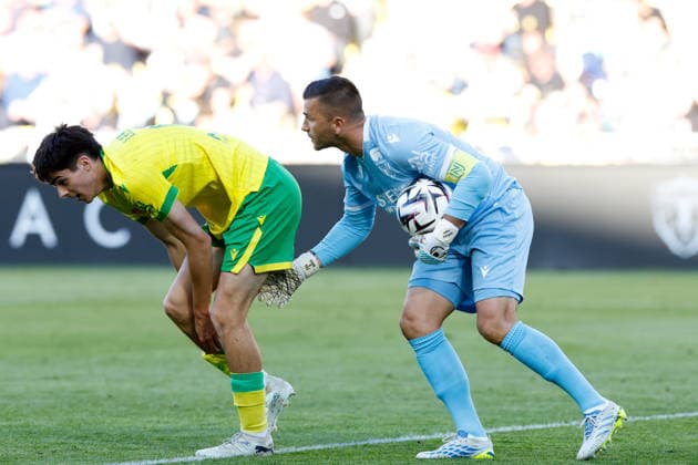 FC Nantes v Stade Brestois 29 - Ligue 1 McDonald s 2025 2026 66 Louis LEROUX (fcn) - 01 Anthony LOPES (fcn) during the Ligue 1 McDonald s match between Nantes and Brest at Stade de la Beaujoire on April 19, 2026 in Nantes, France. Nantes France  Copyright: xFEPx 776348358