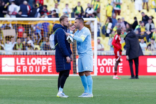 FC Nantes v Stade Brestois 29 - Ligue 1 McDonald s 2025 2026 01 Anthony LOPES (fcn) - 30 Patrik CARLGREN (fcn) during the Ligue 1 McDonald s match between Nantes and Brest at Stade de la Beaujoire on April 19, 2026 in Nantes, France. Nantes France  Copyright: xFEPx 776348358