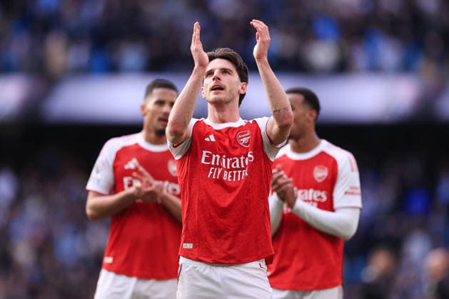 Football - Premier League - Manchester City v Arsenal 19th April 2026 - Premier League - Manchester City v Arsenal - Declan Rice of Arsenal applauds the support after the match - Photo: Simon Stacpoole Offside. Manchester UK Copyright: xSimonxStacpoolexOffside
