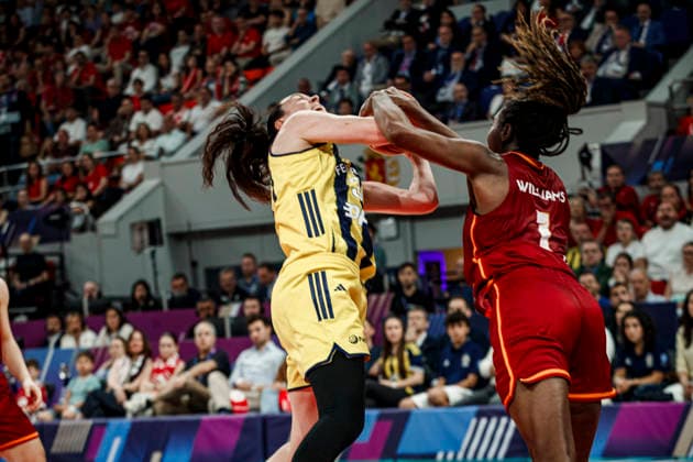 ESP: Galatasaray Cagdas Faktoring v Fenerbahce Opet. Final game Euroleague Women Final Six 2026 Breanna Stewart and Elizabeth Williams during the Euroleague Women final game between Galatasaray Cagdas Faktoring and Fenerbahce Opet played at Principe Felipe Arena on April 19, 2026 in Zaragoza, Spain. Zaragoza Spain Basketball Copyright: xDanielxMarzo AgenciaxLOFx