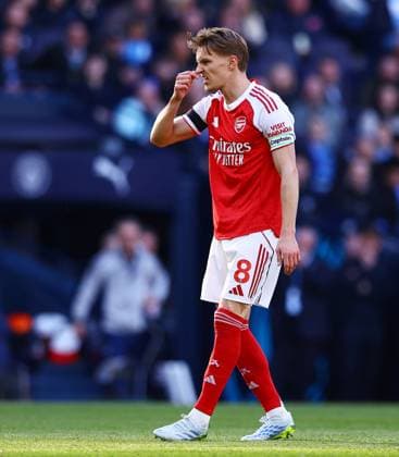 Martin Odegaard of Arsenal looks dejected Manchester City v Arsenal, Premier League, Football, Etihad Stadium, Manchester, UK - 19 Apr 2026Manchester Etihad Stadium United Kingdom EDITORIAL USE ONLY No use with unauthorised audio, video, data, fixture lists, club league logos or live services. Online in-match use limited to 120 images, no video emulation. No use in betting, games or single club league player publications. Copyright: xMattxWest Shutterstockx 16836204bq