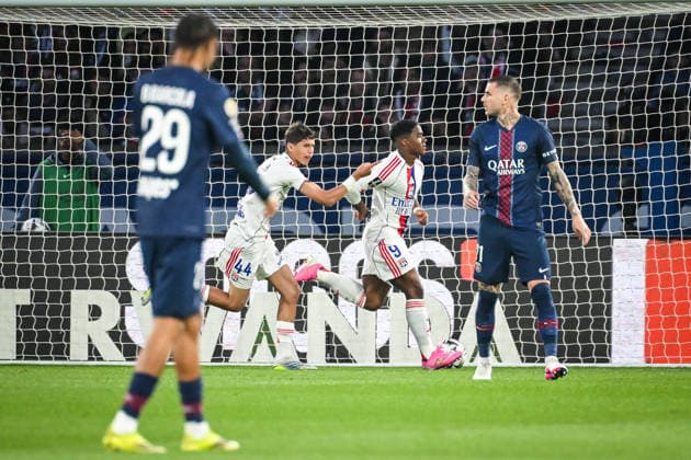April 19, 2026, Paris, France, France: Endrick FELIPE MOREIRA DE SOUSA of Lyon celebrate his goal with Khalis MERAH of Lyon during the Ligue 1 match between Paris Saint-Germain (PSG) and Olympique Lyonnais (OL) at Parc des Princes Stadium on April 19, 2026 in Paris, France. Paris France - ZUMAm308 20260419_zsp_m308_003 Copyright: xMatthieuxMirvillex